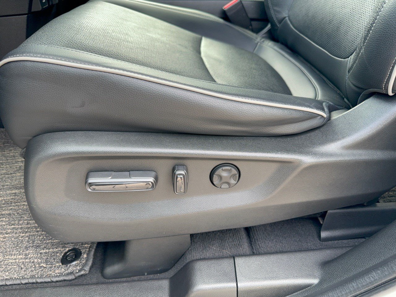 Used 2023 Honda Odyssey Elite image 16