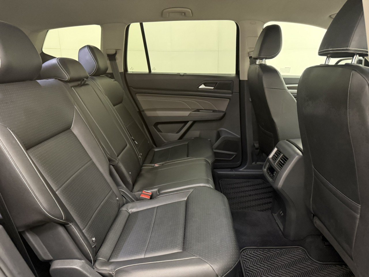 Used 2023 Volkswagen Atlas SE AWD/4WD image 13