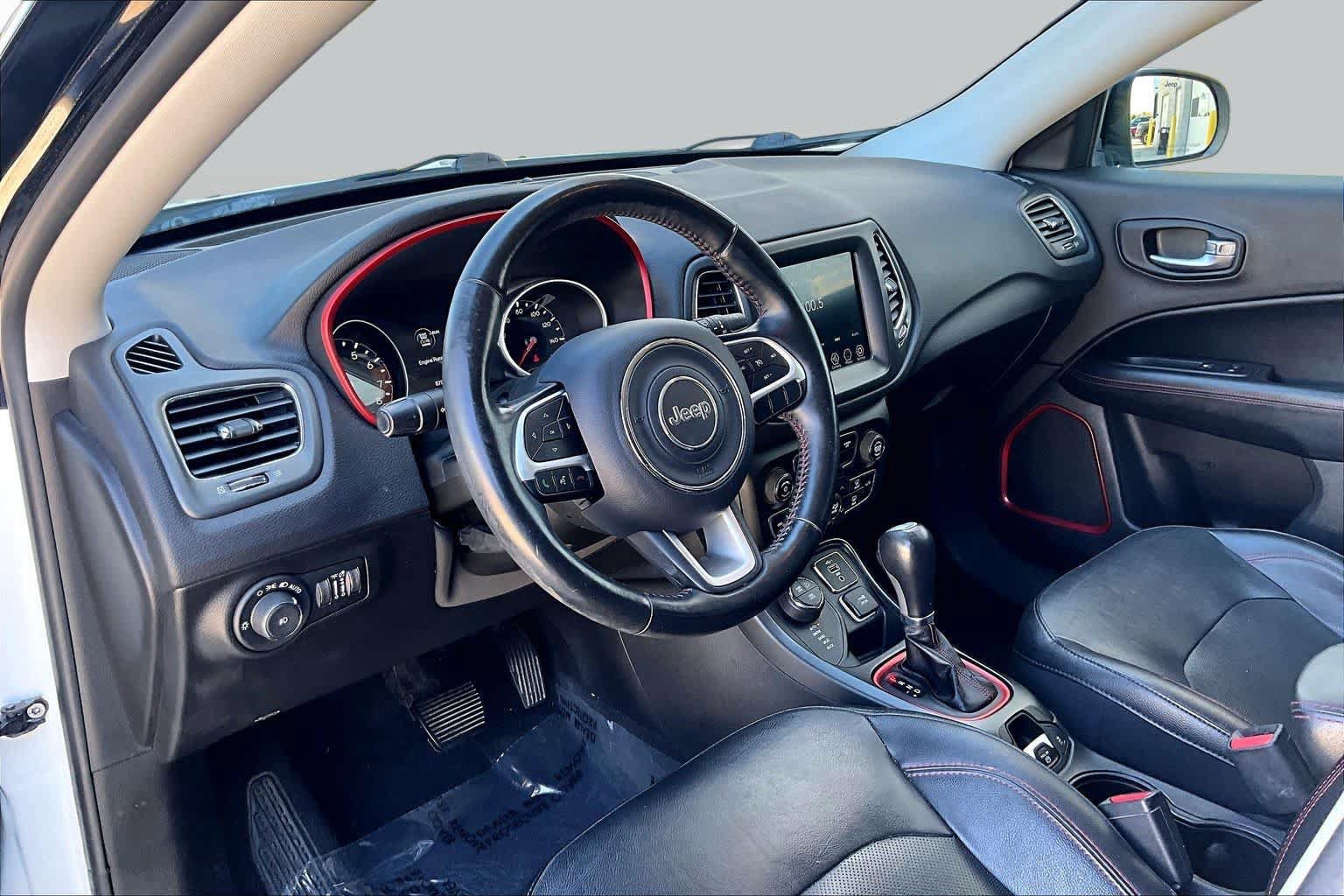 Used 2019 Jeep Compass Trailhawk w/ Leather Interior Group AWD/4WD image 16