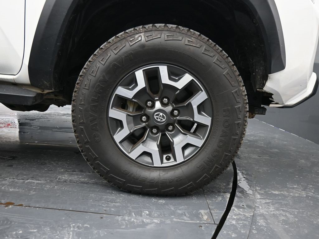 Used 2021 Toyota Tacoma TRD Off-Road image 11