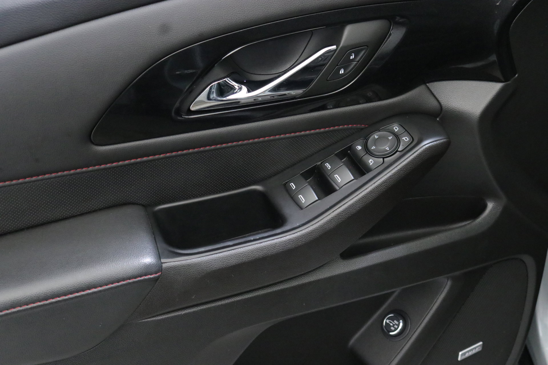 Used 2023 Chevrolet Traverse RS image 22