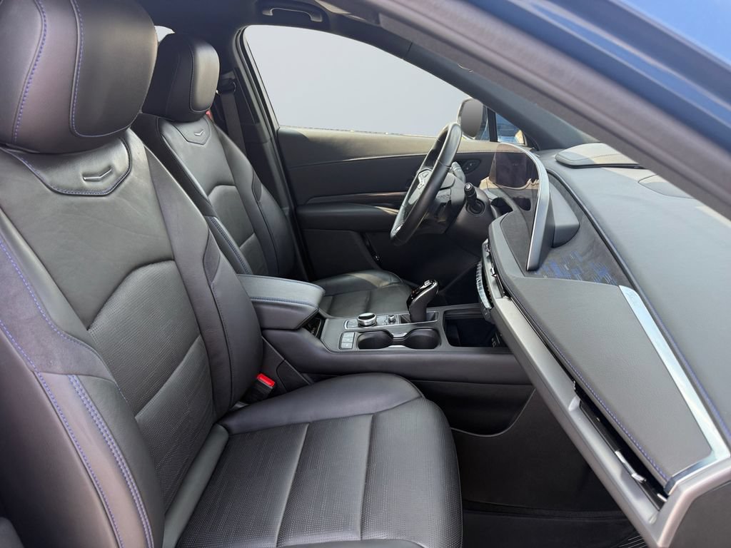 Used 2024 Cadillac XT4 Sport AWD/4WD image 15