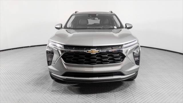 Used 2025 Chevrolet Trax LT w/ LT Convenience Package FWD image 12