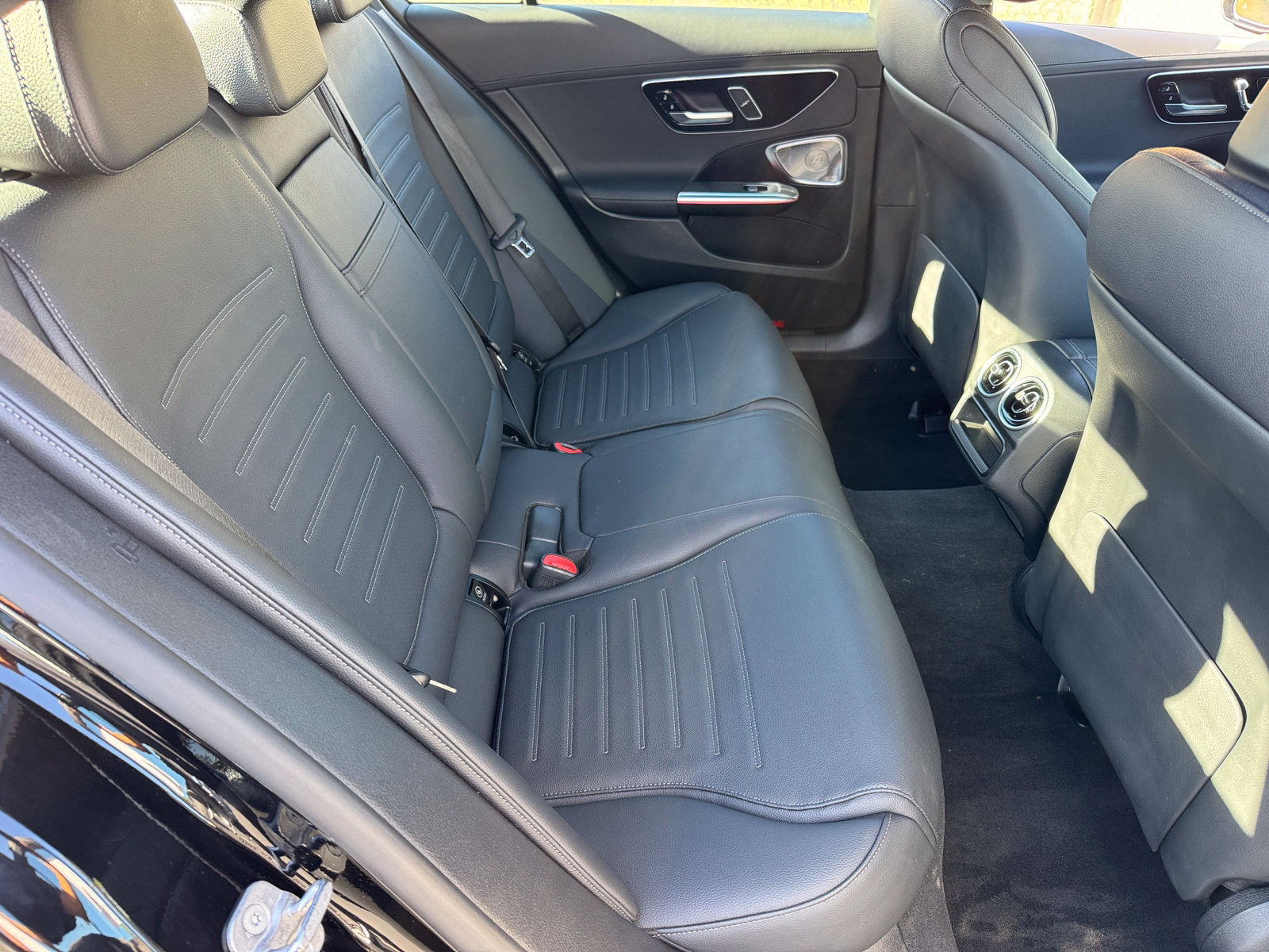 Used 2025 Mercedes-Benz C 300 4MATIC Sedan image 9