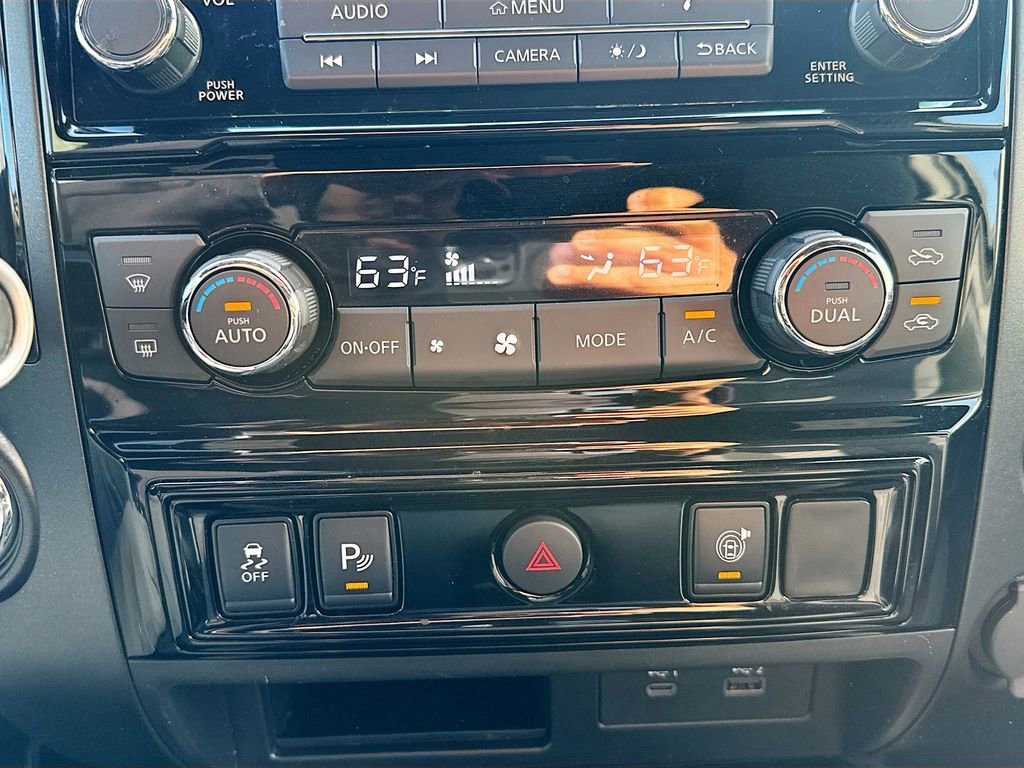 Used 2024 Nissan Titan SV w/ SV Bronze Edition Package RWD image 21