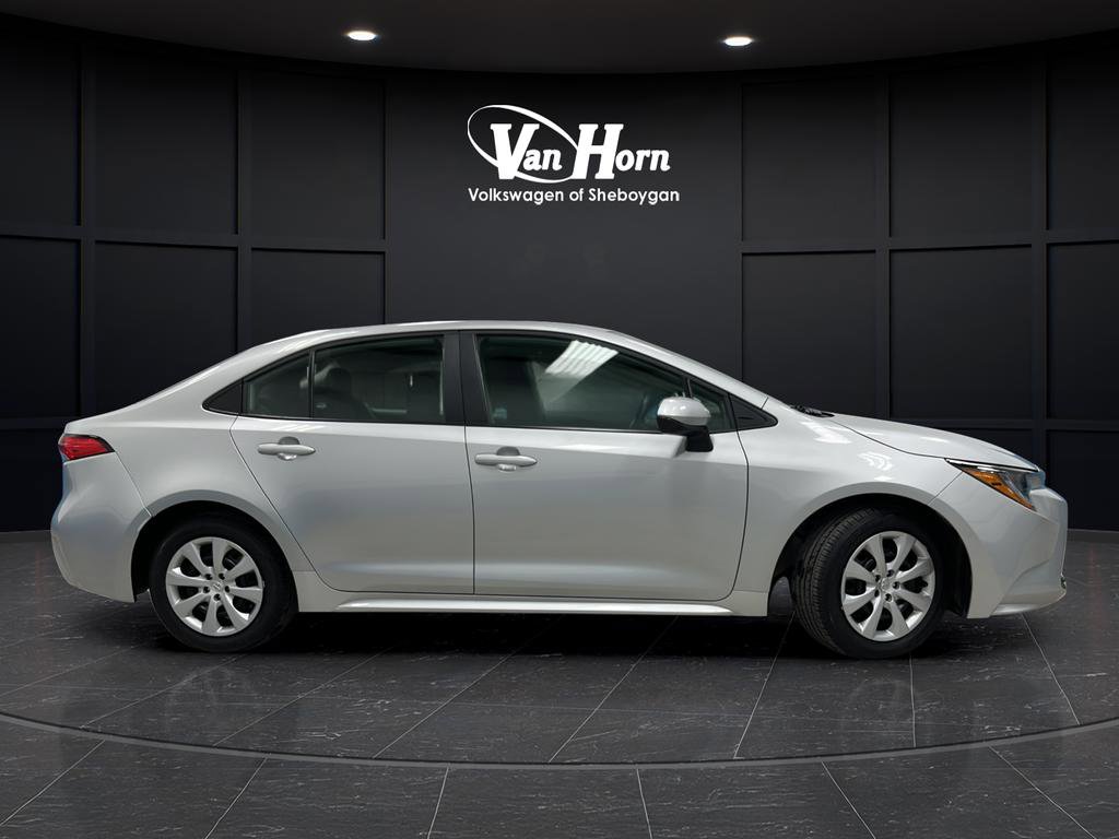 Used 2024 Toyota Corolla LE image 2