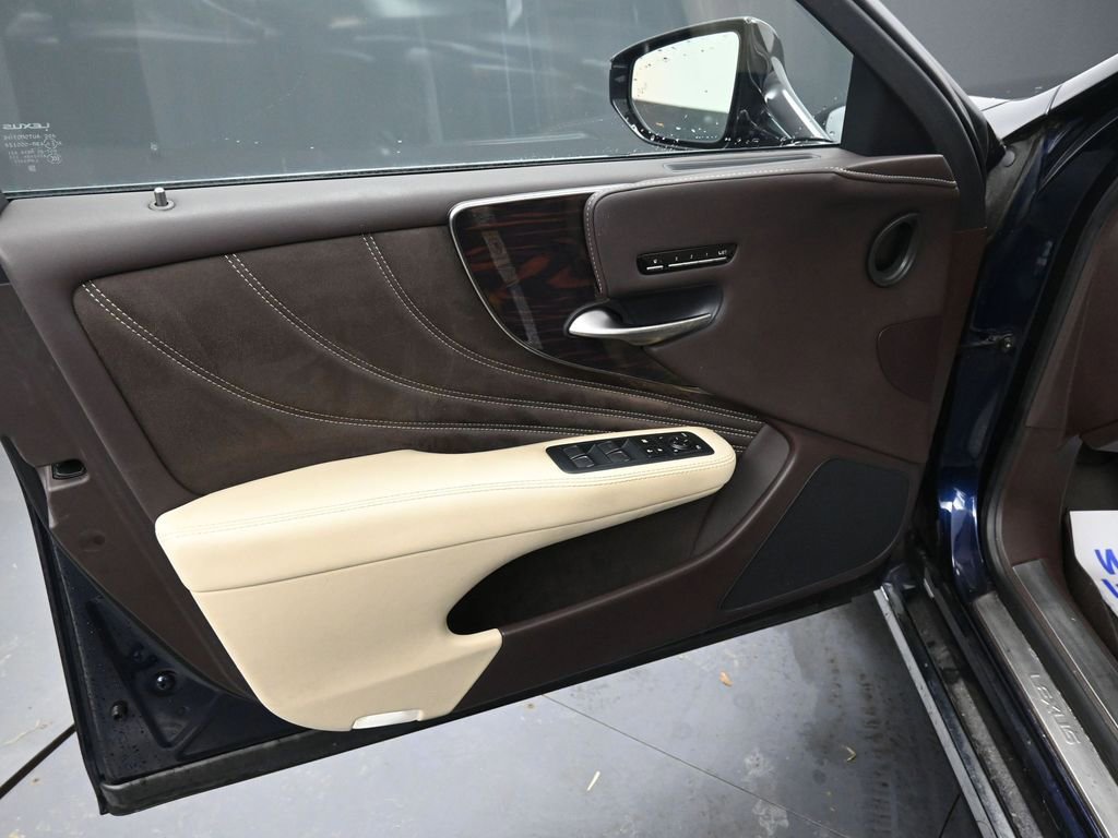 Used 2018 Lexus LS 500 500 Base w/ Interior Upgrade Package image 29