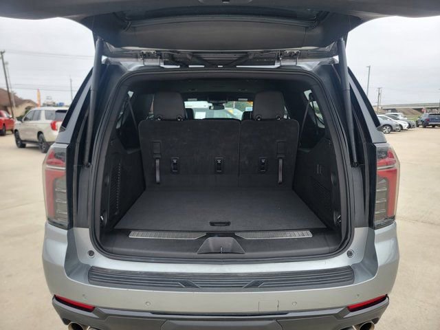 Used 2025 Chevrolet Suburban Z71 AWD/4WD image 34