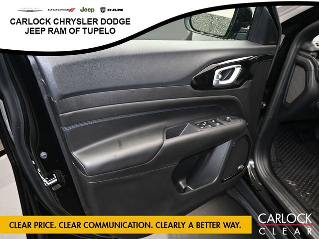 New 2026 Jeep Compass Latitude w/ Sun and Sound Group AWD/4WD image 13