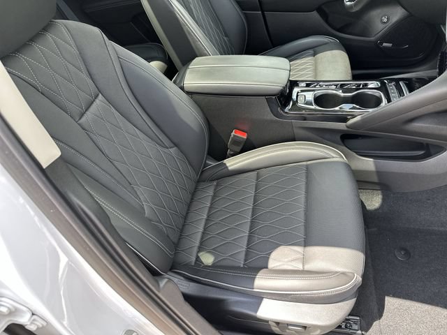 Used 2023 Buick Envision Avenir AWD/4WD image 28