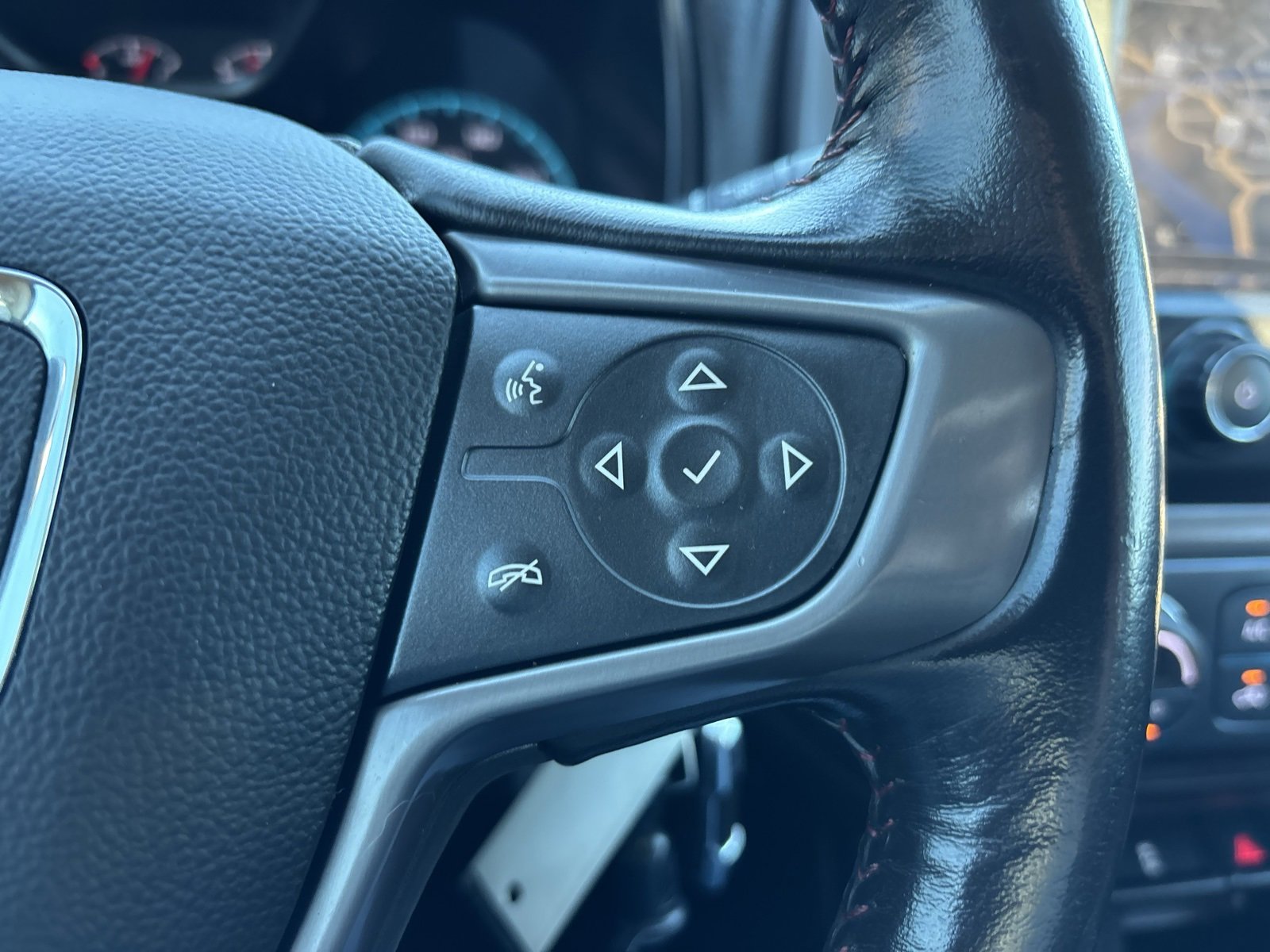 Used 2017 GMC Canyon SLE w/ All Terrain X Package image 24