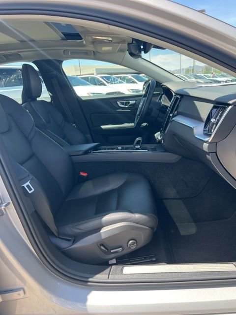 Used 2024 Volvo S60 B5 Core image 29
