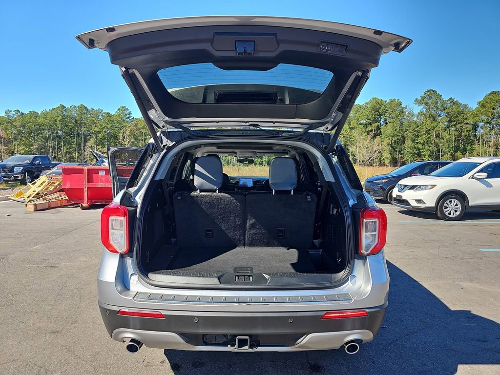 Used 2022 Ford Explorer Limited w/ Equipment Group 301A image 17