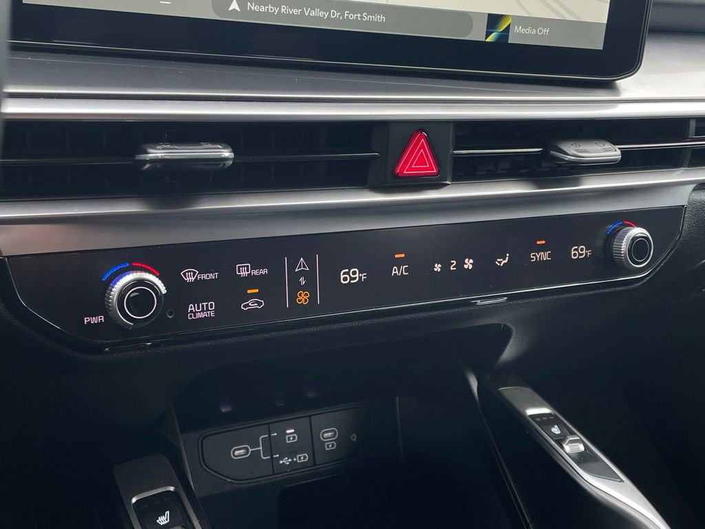 New 2025 Kia Sorento S image 17