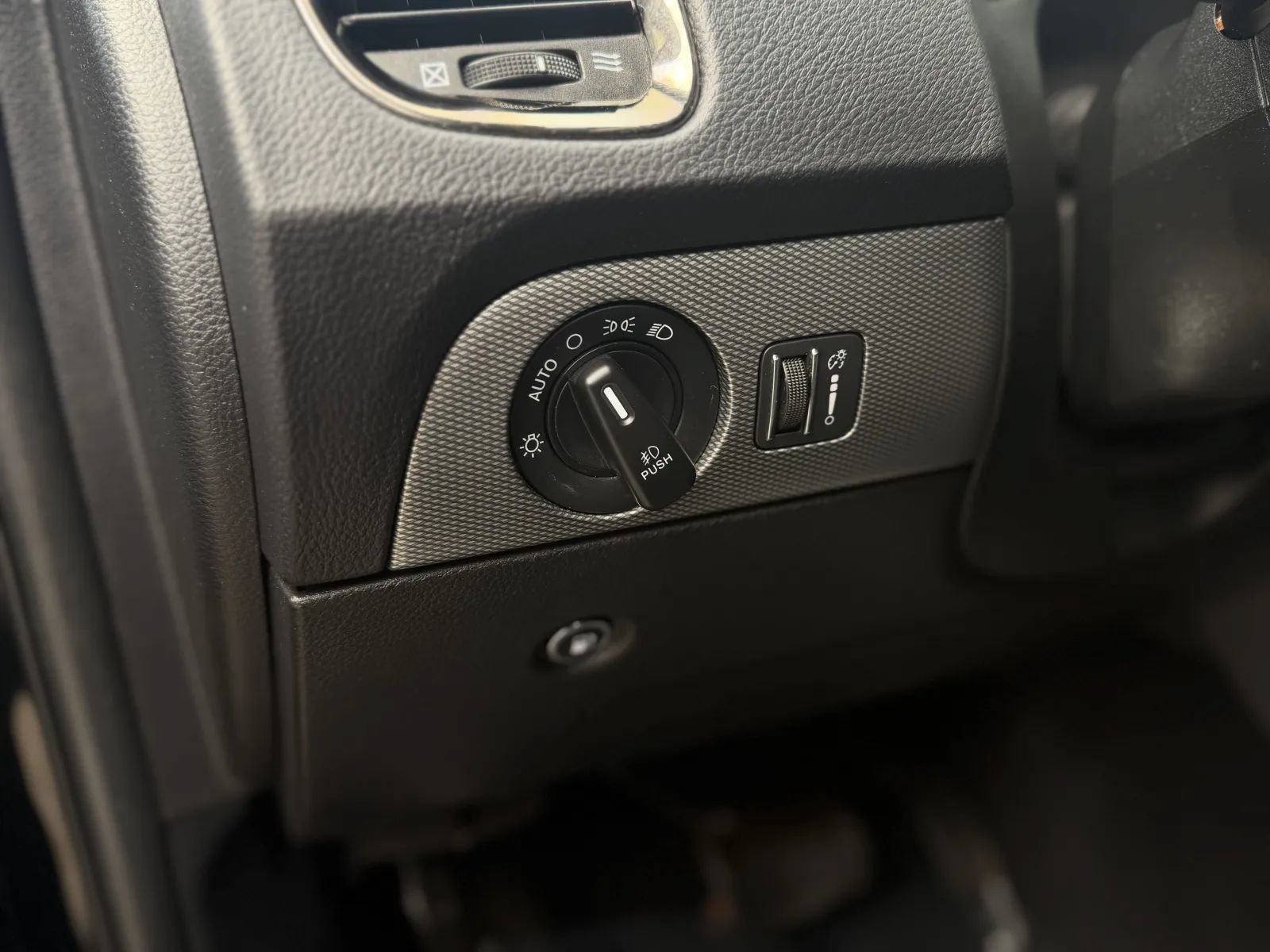 Used 2020 Dodge Durango GT AWD/4WD image 30