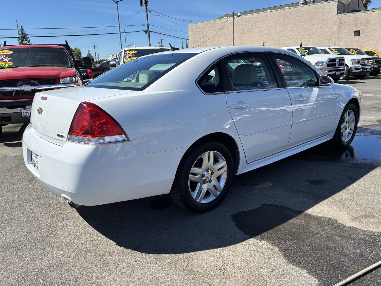 Used 2015 Chevrolet Impala LT image 2