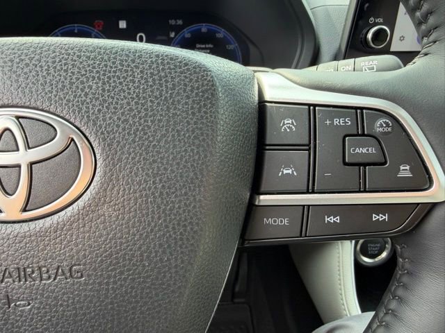 Used 2025 Toyota Grand Highlander AWD image 12