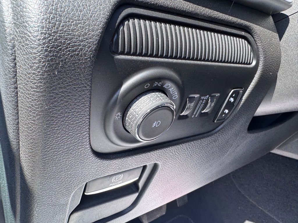 Used 2023 Jeep Wagoneer L Series II image 14