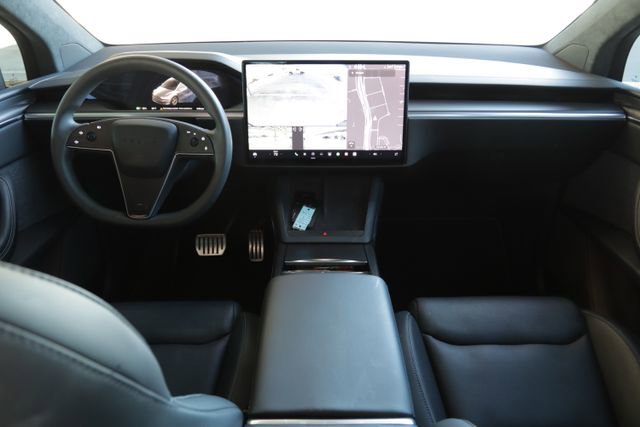 Used 2023 Tesla Model X Plaid image 23