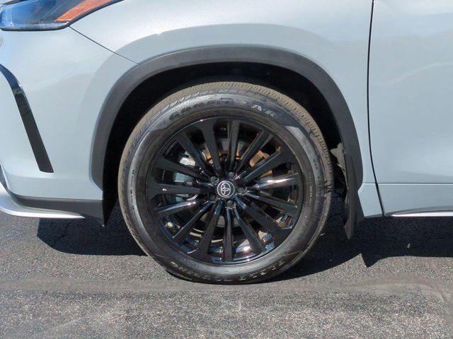 Certified 2025 Toyota Highlander XSE image 7
