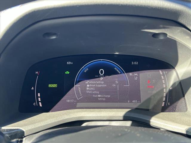 Used 2025 Toyota Camry LE image 12