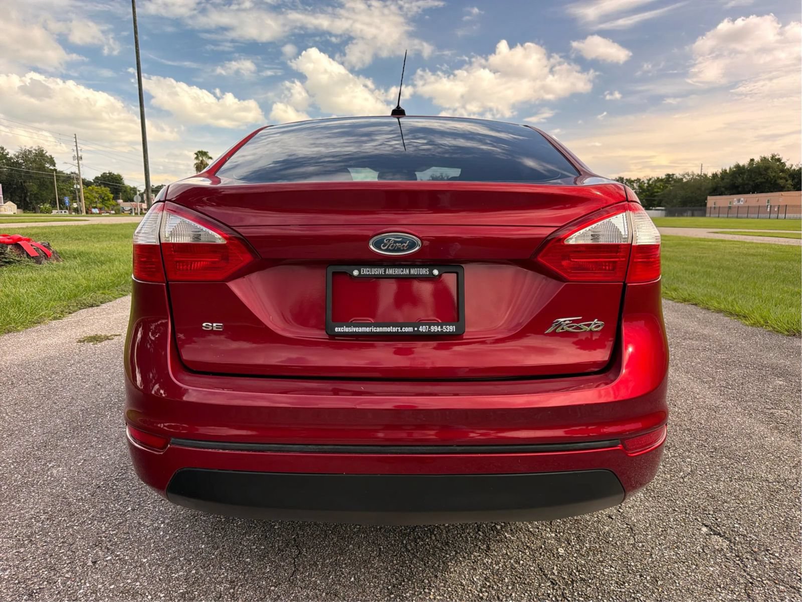 Used 2015 Ford Fiesta SE FWD image 32