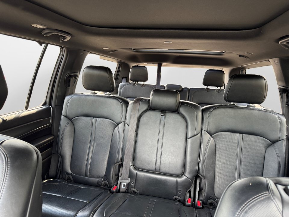 Used 2023 Jeep Wagoneer Series II w/ Convenience Group I AWD/4WD image 12