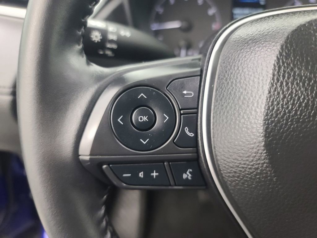 Used 2025 Toyota Corolla Cross LE image 28