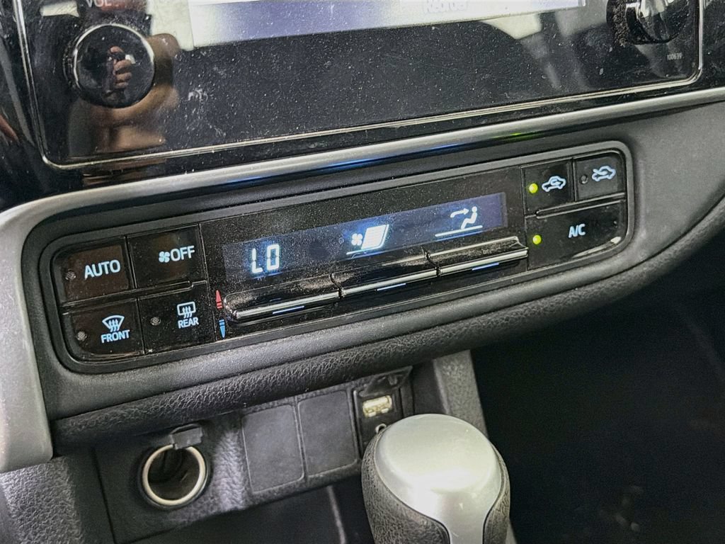 Used 2017 Toyota Corolla LE w/ Carpet Mat Package (TMS) FWD image 20