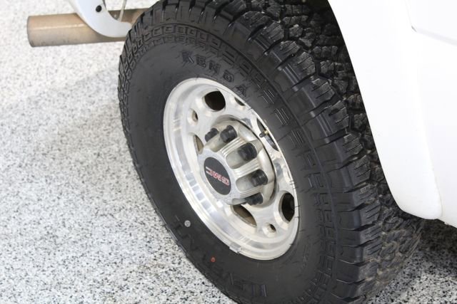 Used 2005 GMC Sierra 2500 SLT w/ Heavy-Duty Power Package image 24