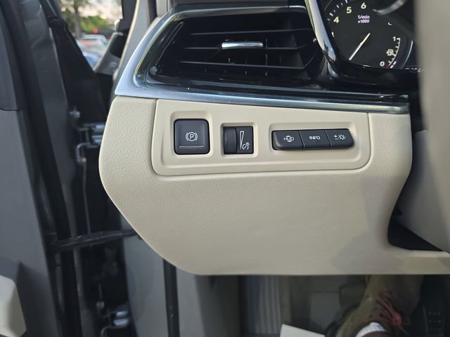 Certified 2023 Cadillac XT6 Premium Luxury w/ Technology Package FWD image 25