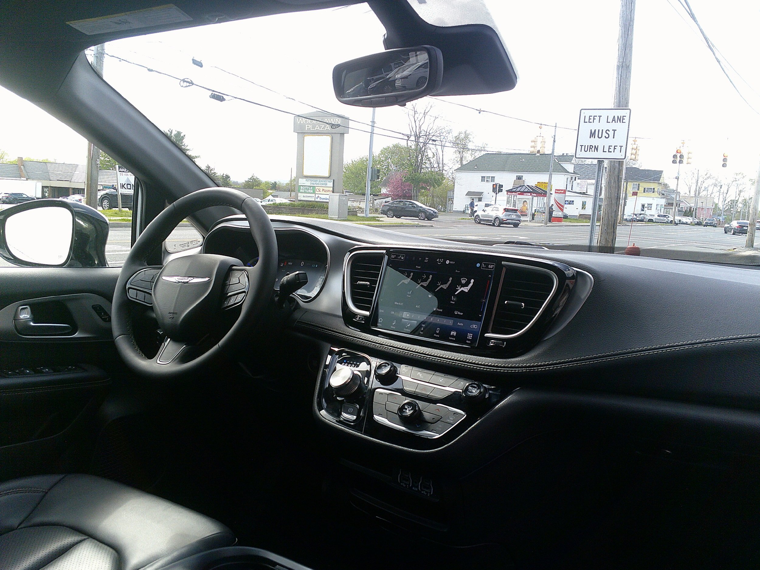 Used 2024 Chrysler Pacifica Limited FWD image 23