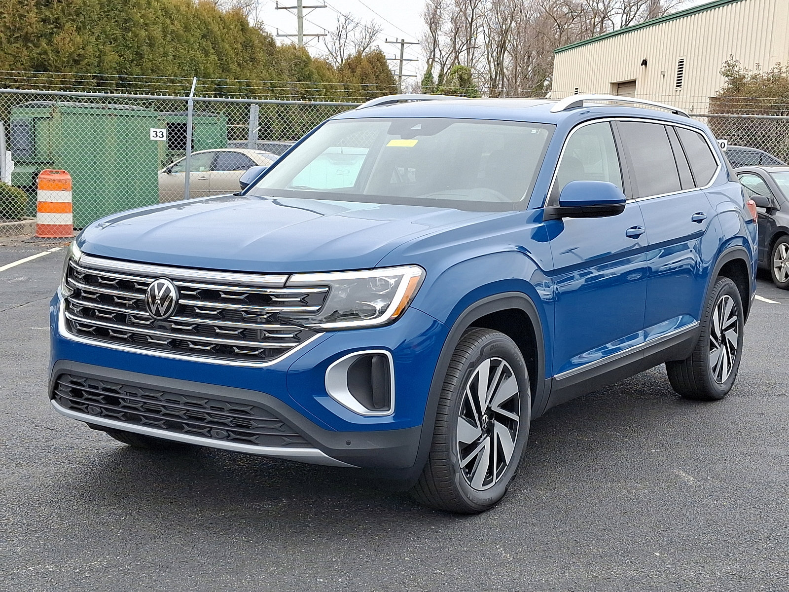 New 2025 Volkswagen Atlas SEL image 2