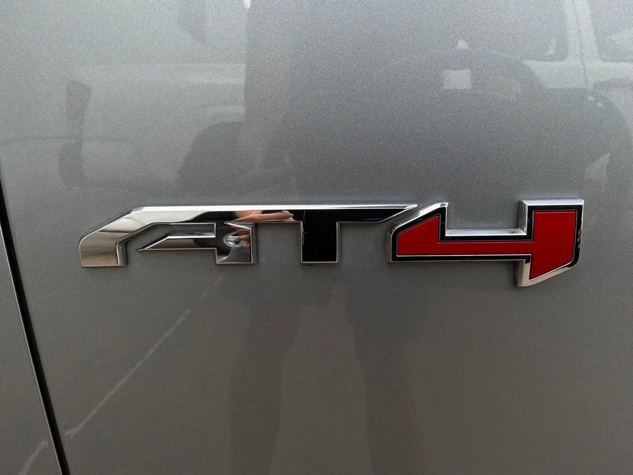 Used 2025 GMC Yukon AT4 w/ AT4 Premium Package AWD/4WD image 10