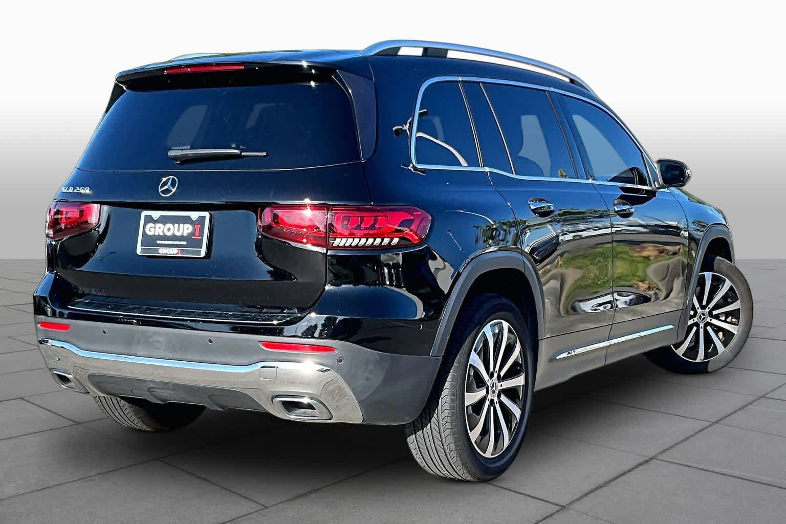 Used 2022 Mercedes-Benz GLB 250 image 11