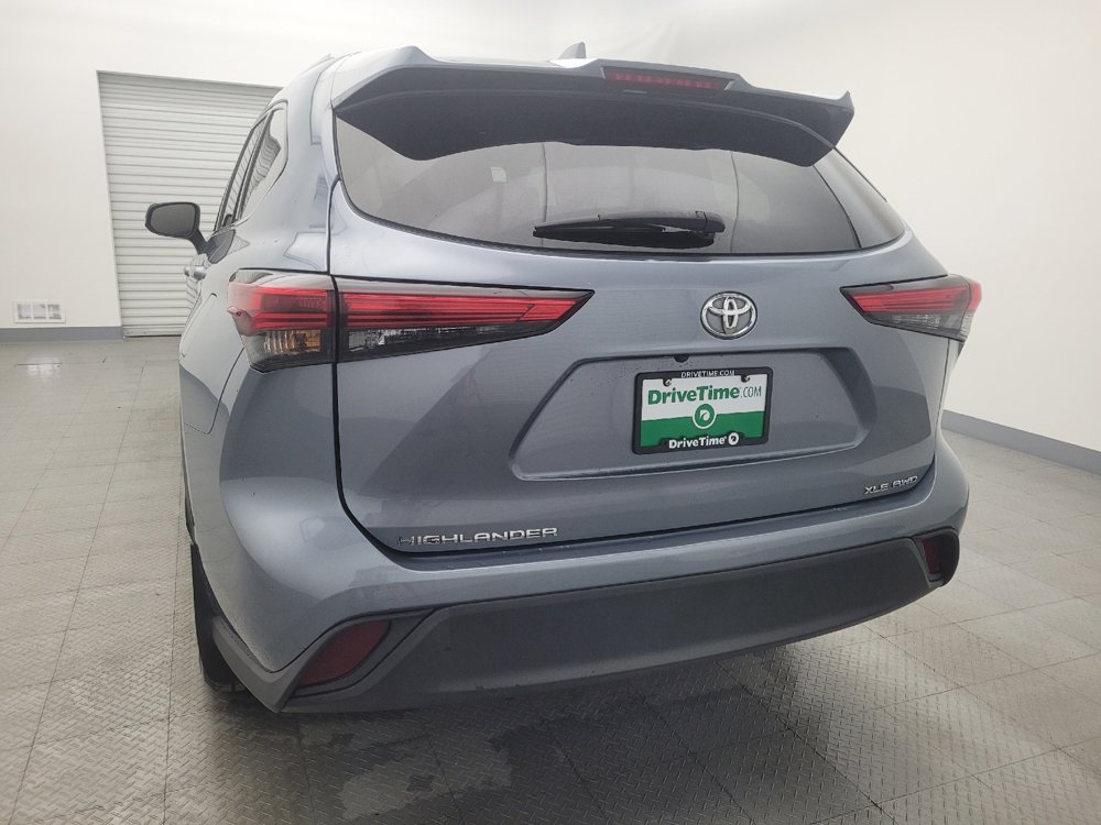Used 2022 Toyota Highlander XLE image 6