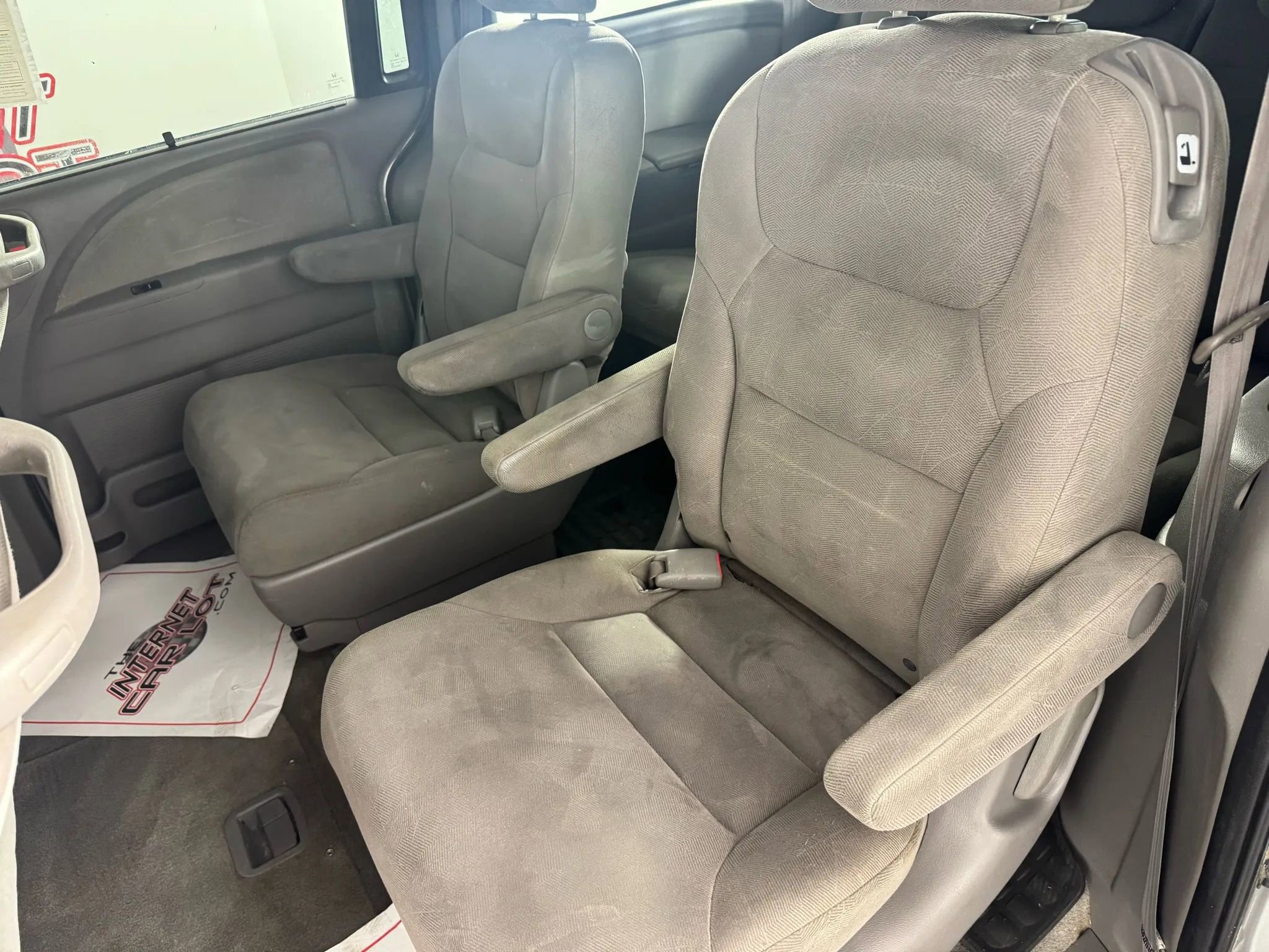 Used 2010 Honda Odyssey EX image 32