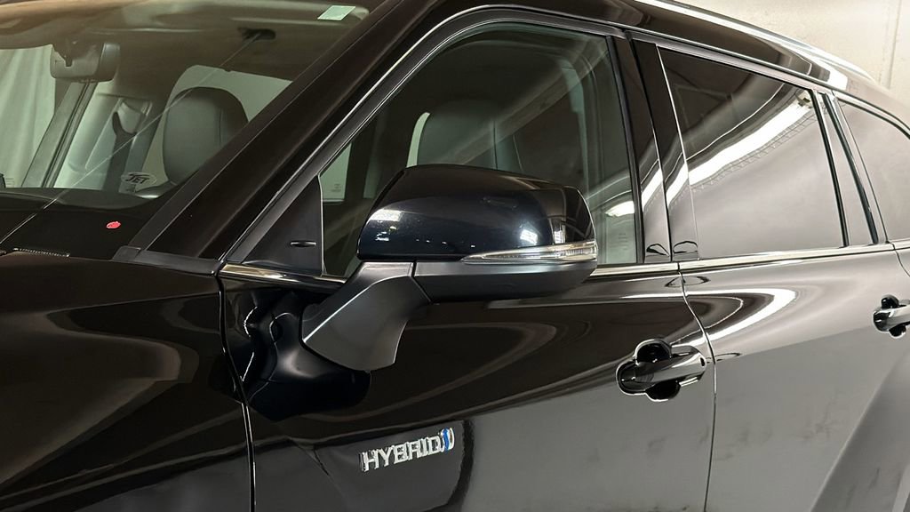 Used 2021 Toyota Highlander XLE image 5