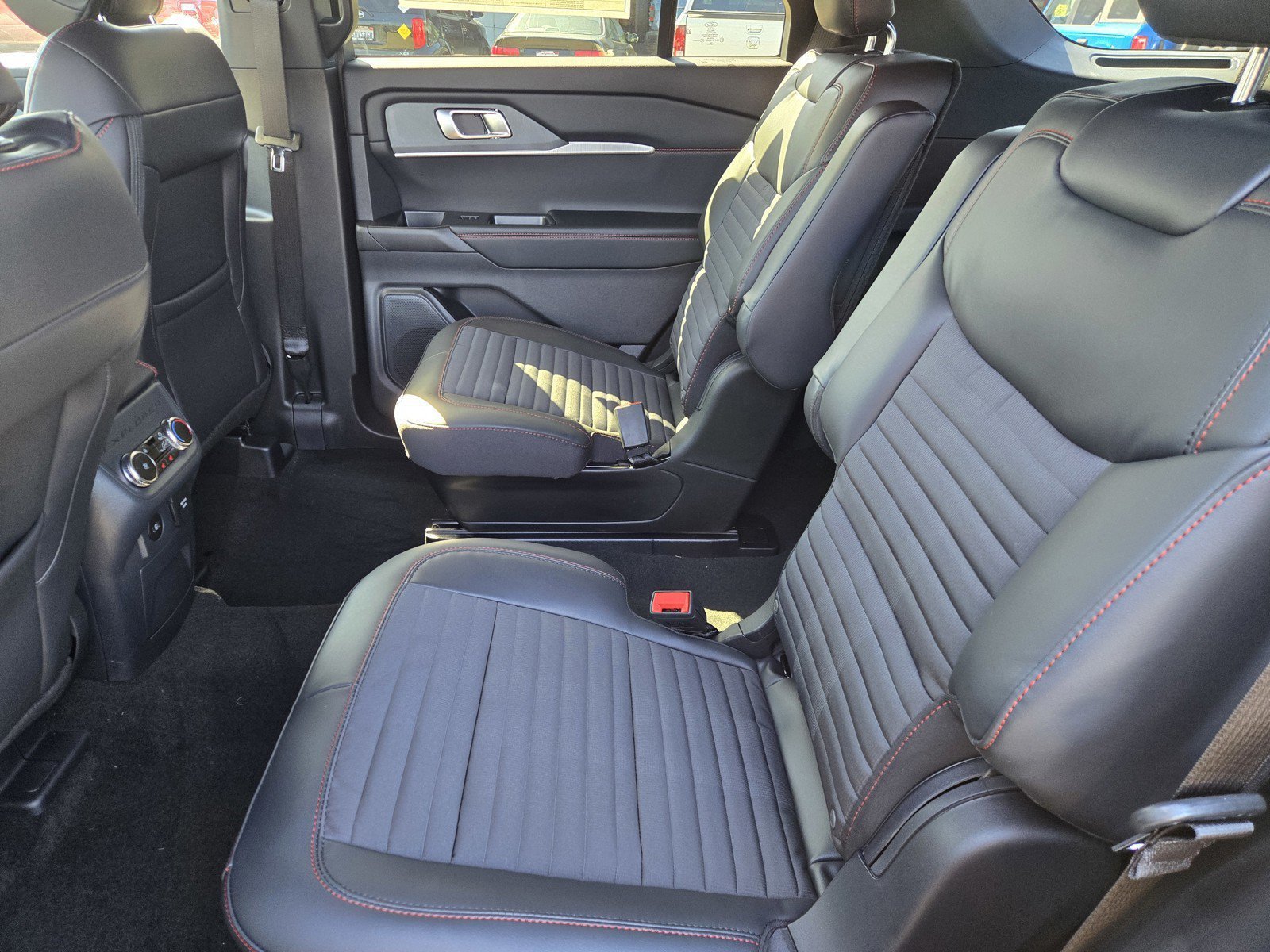 New 2026 Ford Explorer ST-Line w/ ST-Line Street Pack AWD/4WD image 17