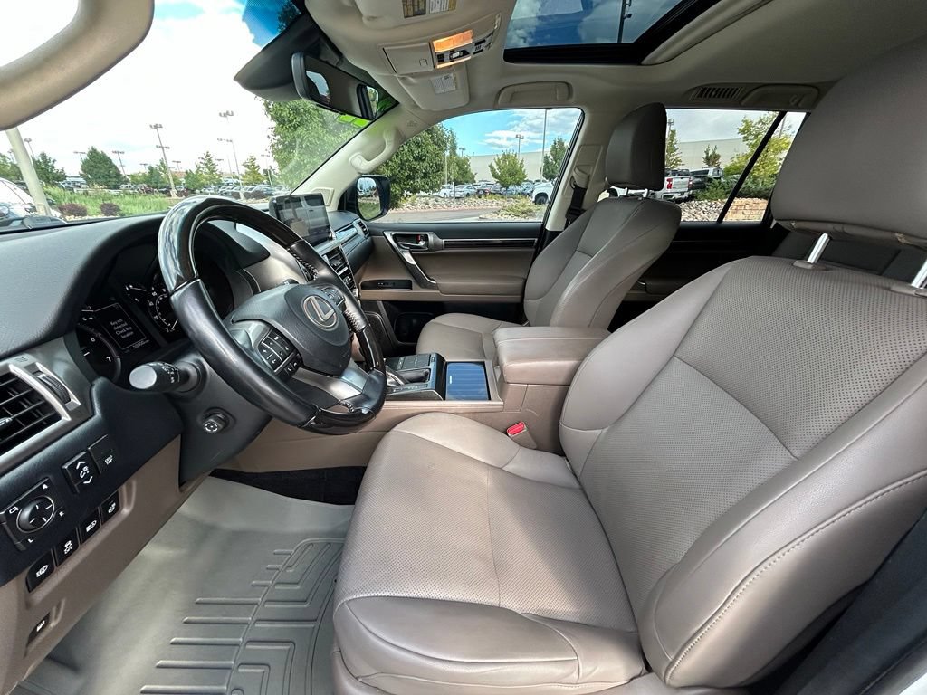 Used 2022 Lexus GX 460 Premium w/ Premium Package AWD/4WD image 14