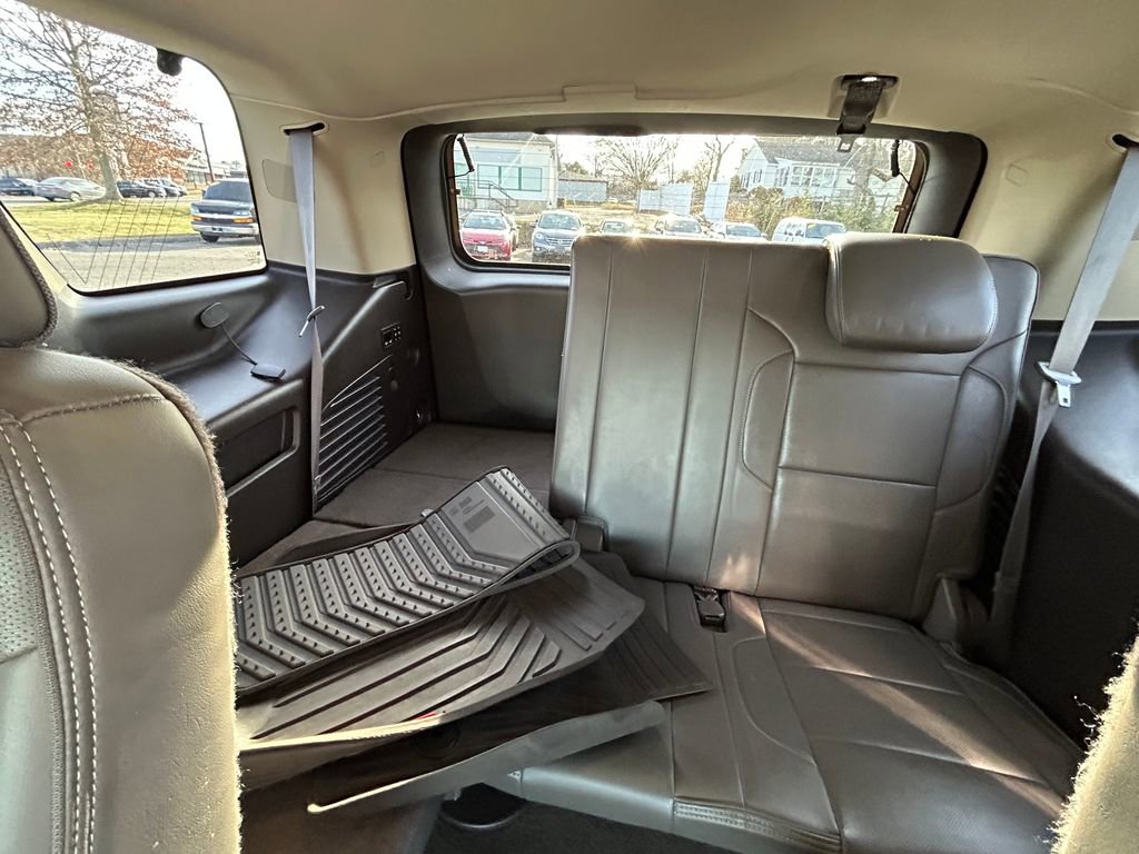 Used 2015 GMC Yukon Denali w/ Premium Package image 21