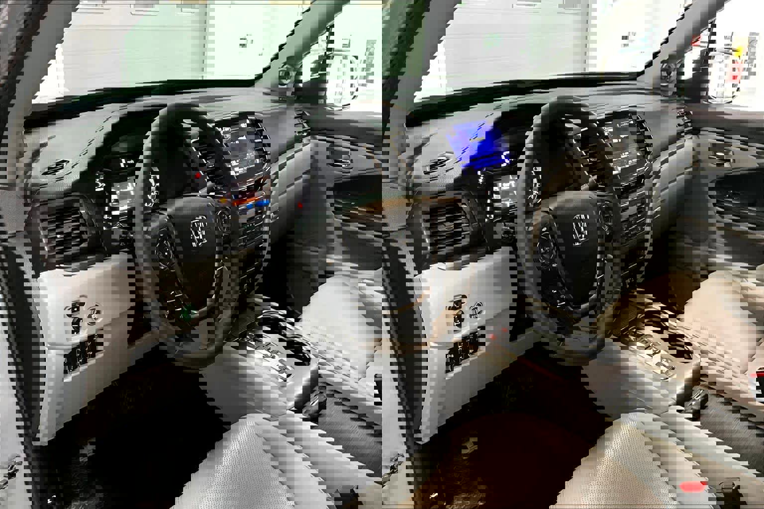 Used 2021 Honda Ridgeline RTL-E image 2