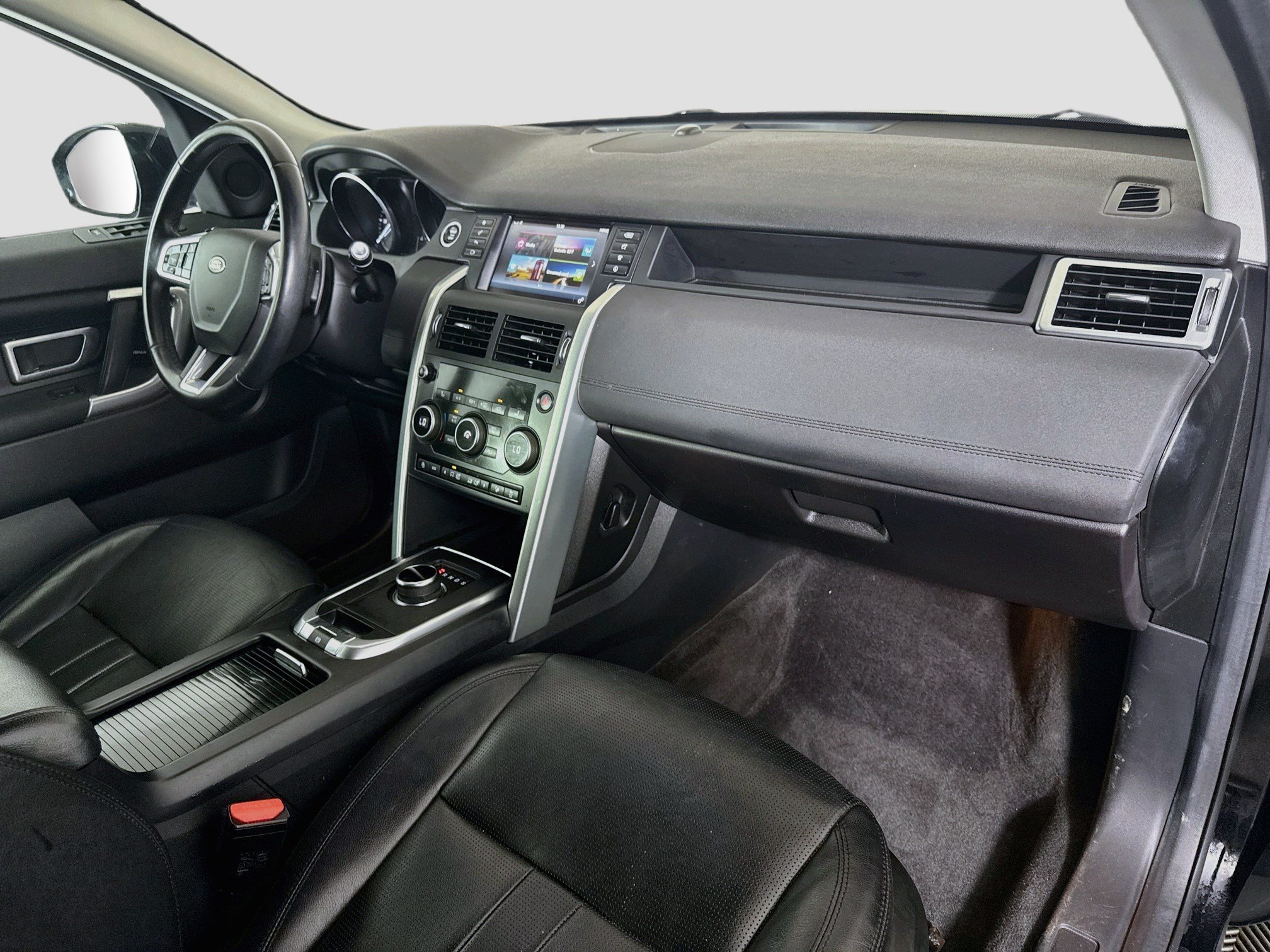 Used 2019 Land Rover Discovery Sport AWD/4WD image 30