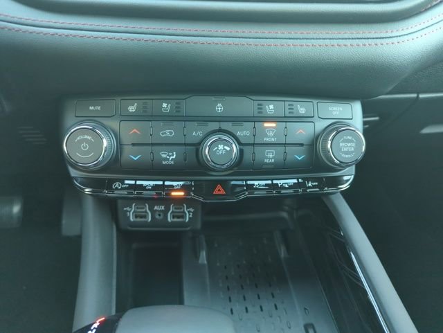 Used 2025 Dodge Durango GT image 23