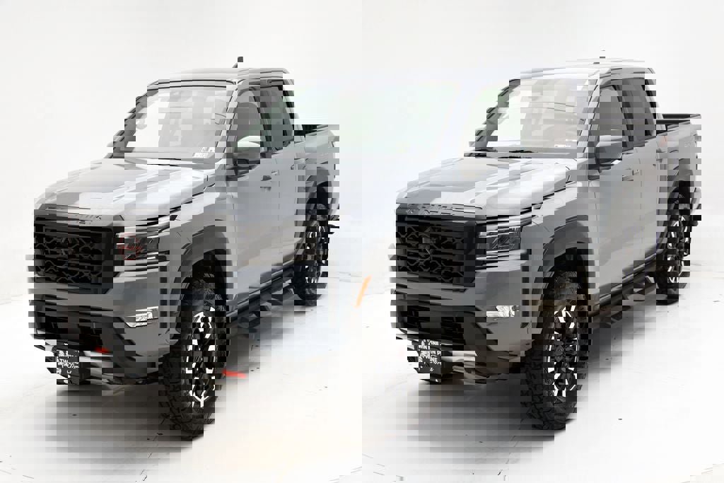 Used 2023 Nissan Frontier PRO-4X w/ Pro Convenience Package image 6