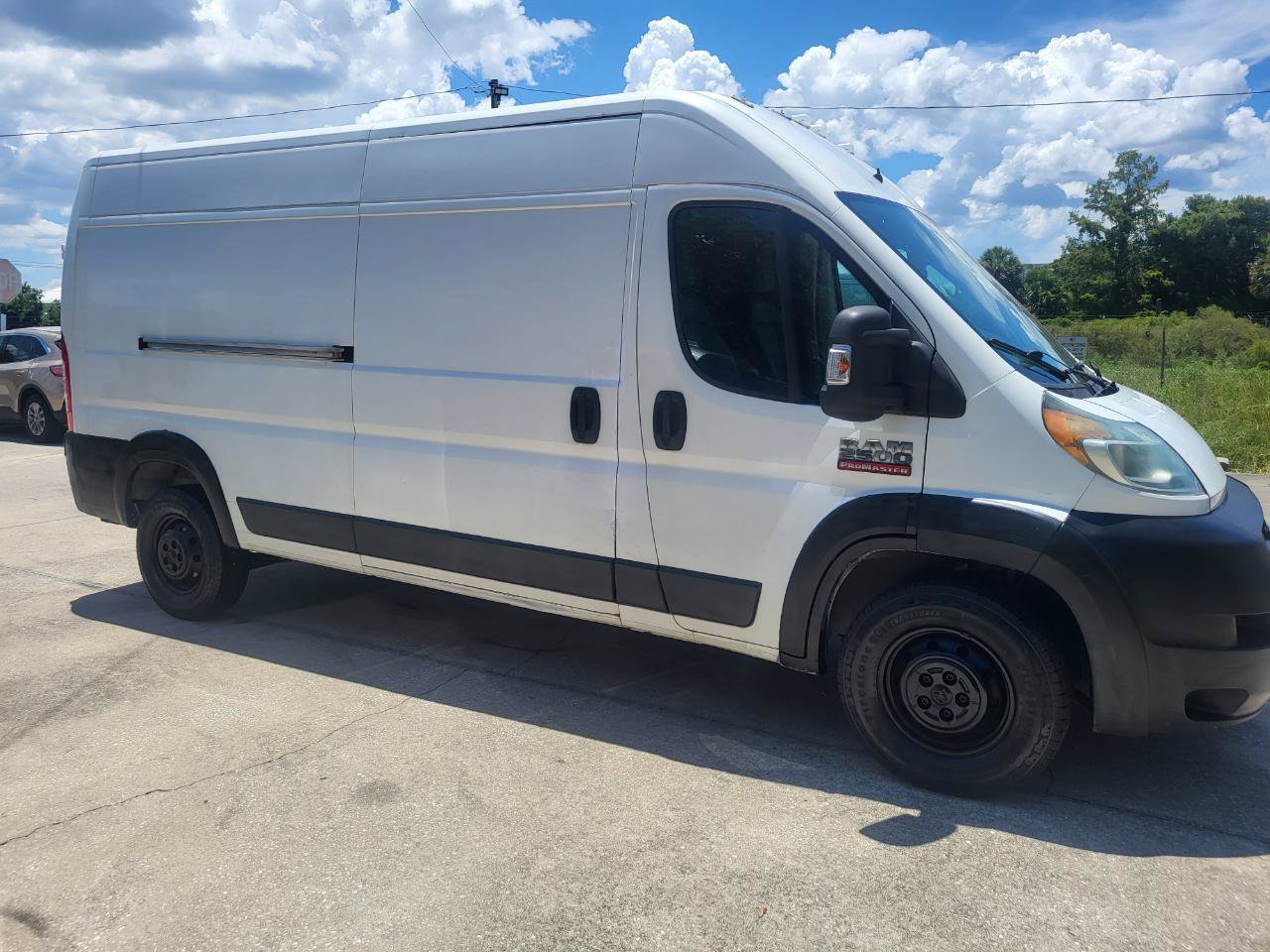 Used 2017 RAM ProMaster 2500 FWD image 3