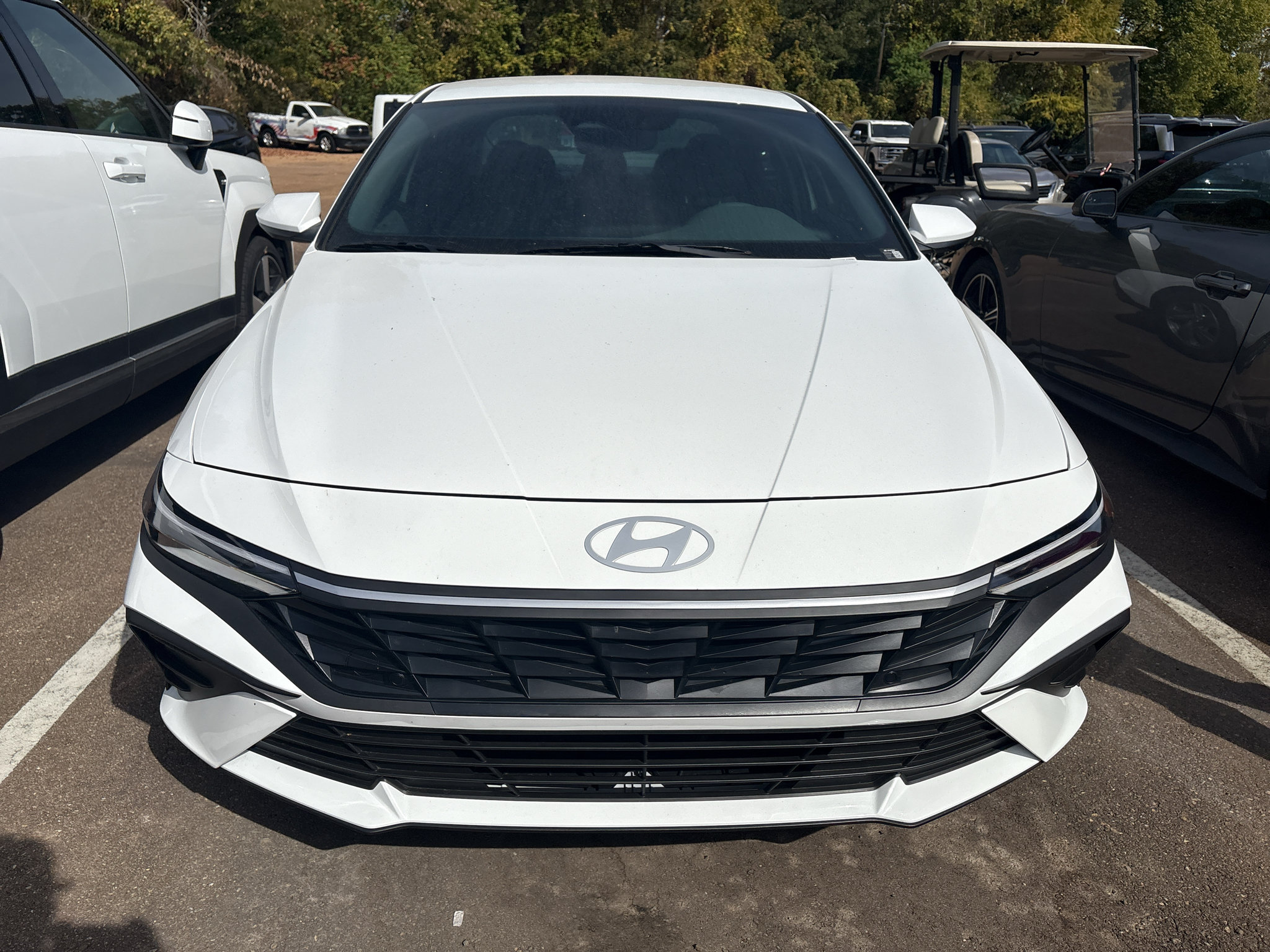 Used 2026 Hyundai Elantra SE FWD image 2