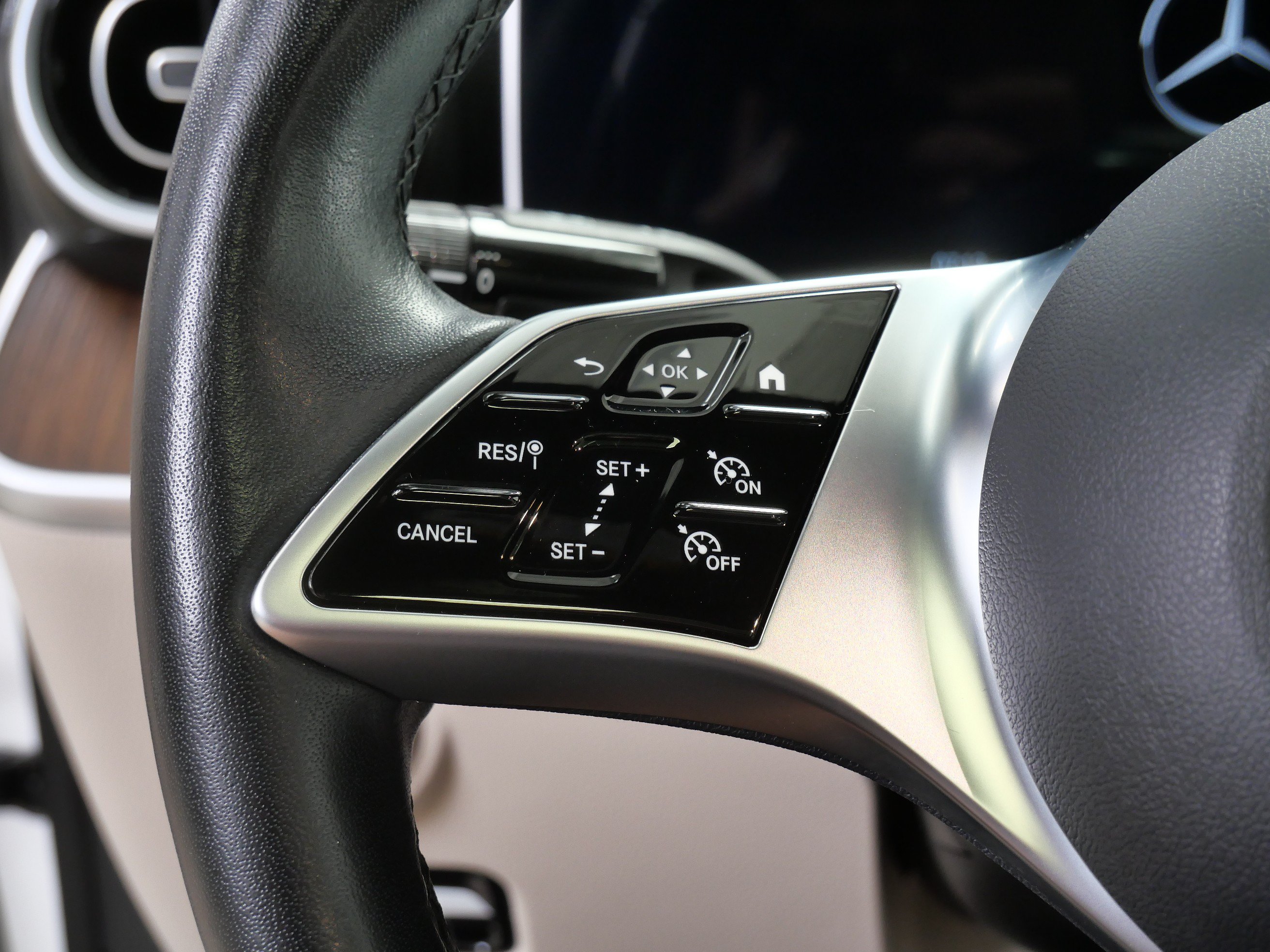 Certified 2023 Mercedes-Benz C 300 4MATIC Sedan image 25