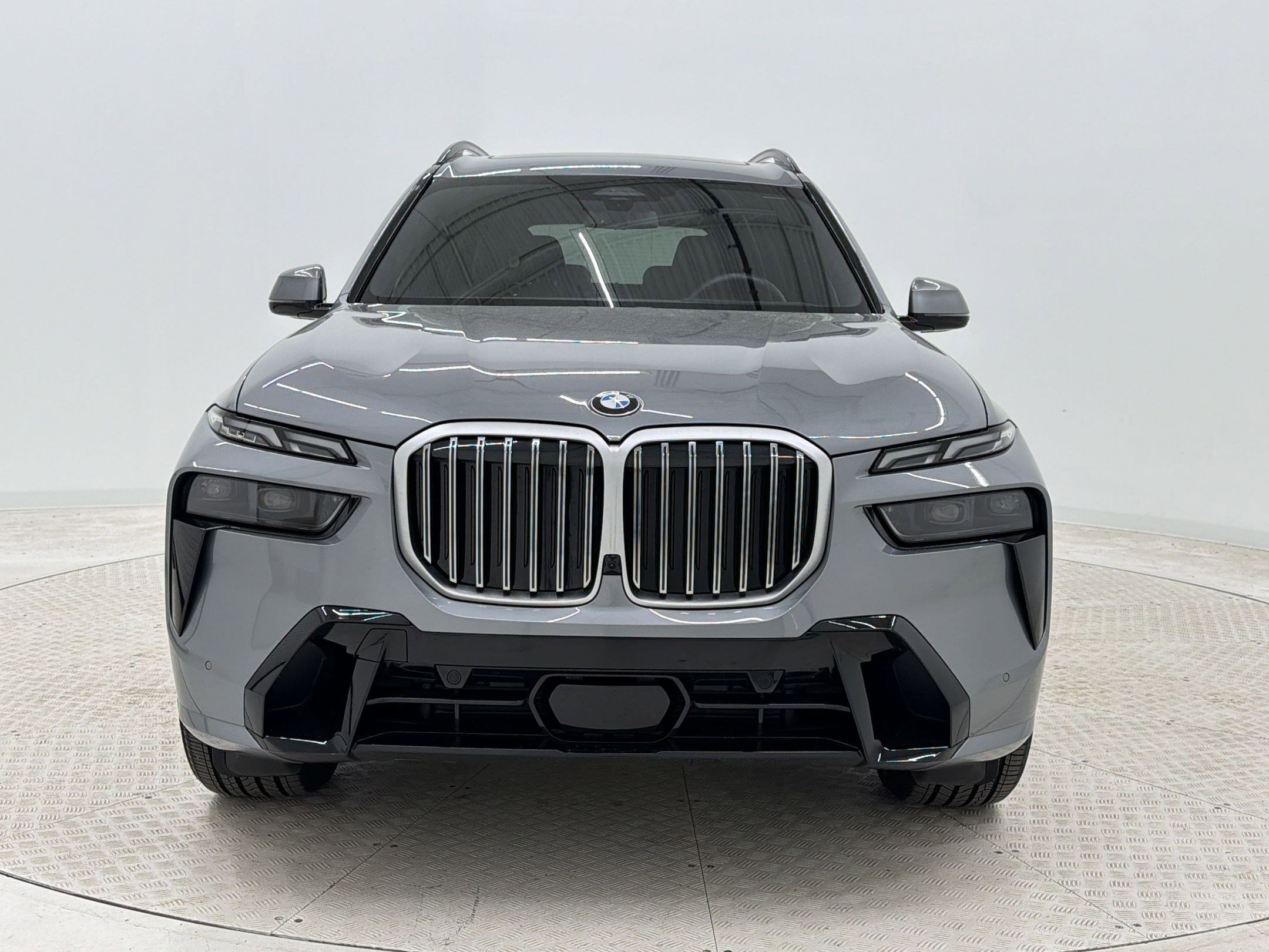 Certified 2025 BMW X7 xDrive40i w/ M Sport Package image 6