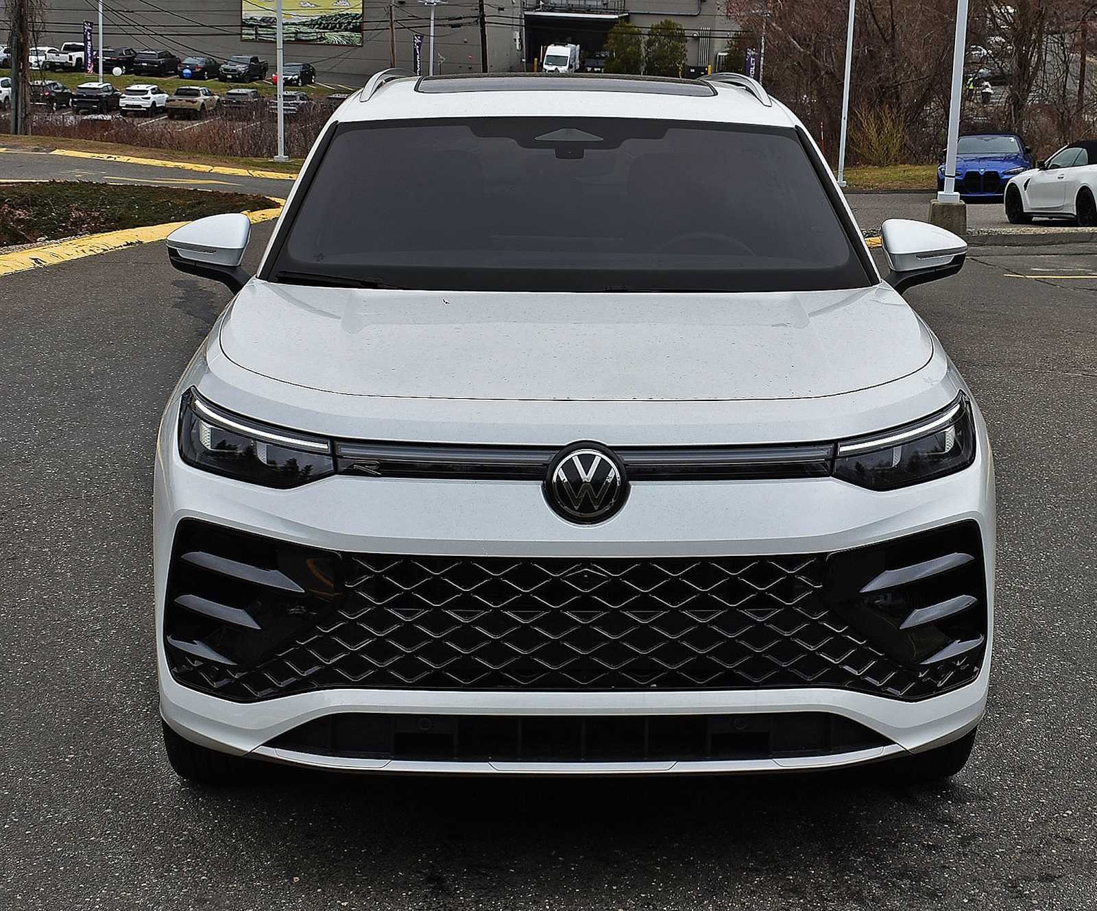 Used 2026 Volkswagen Tiguan SEL R-Line AWD/4WD image 5
